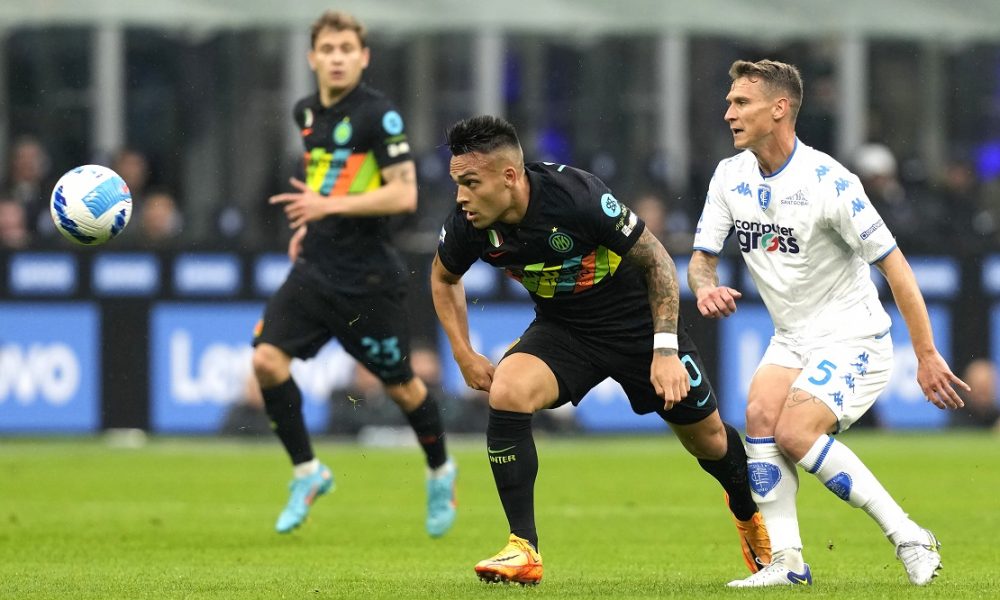 ŽIV JE ŠAMPION Inter posle nepunih pola sata gubio 0:2, a onda okrenuo i preskočio komšiju! (VIDEO)