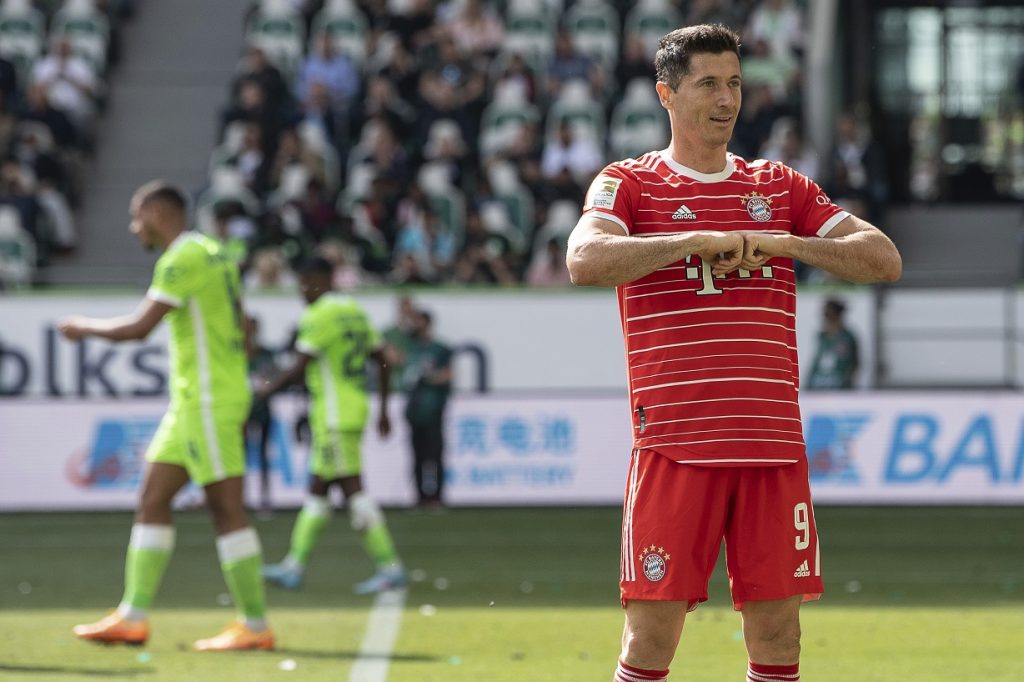 Levandovski na maternjem jeziku razgovarao telefonom pred saigračima i otkrio ime budućeg kluba