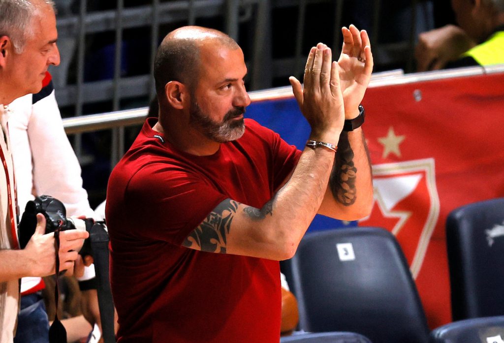 ŠAMPIONSKE OVACIJE Navijači pozdravili aplauzom Dejana Stankovića! (VIDEO)