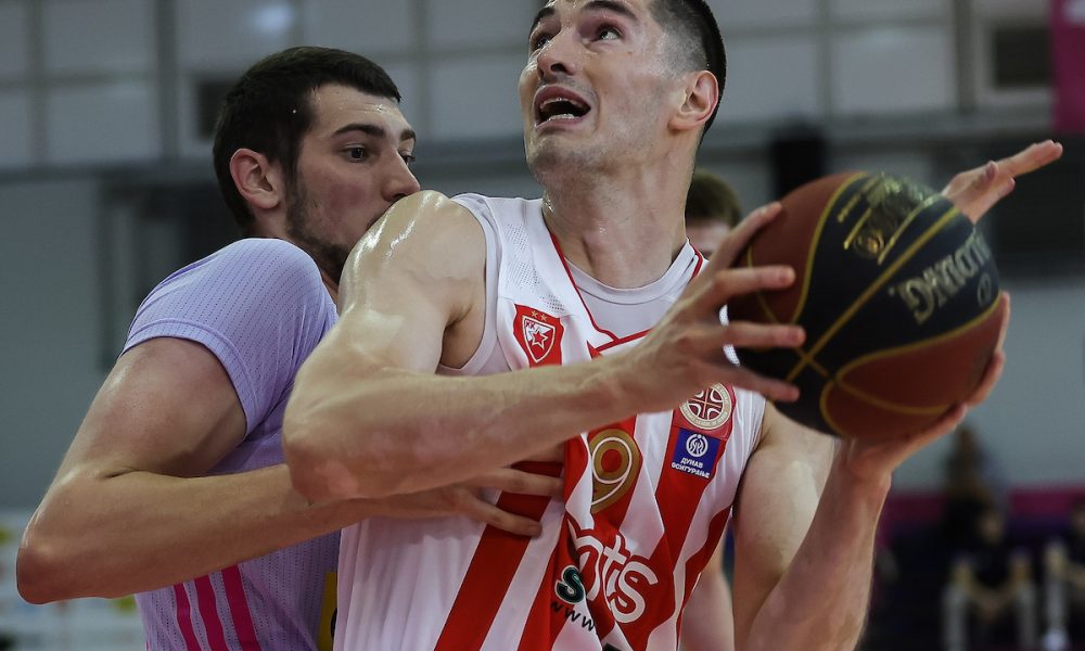 POLUVREME Zvezda sigurno korača ka finalu