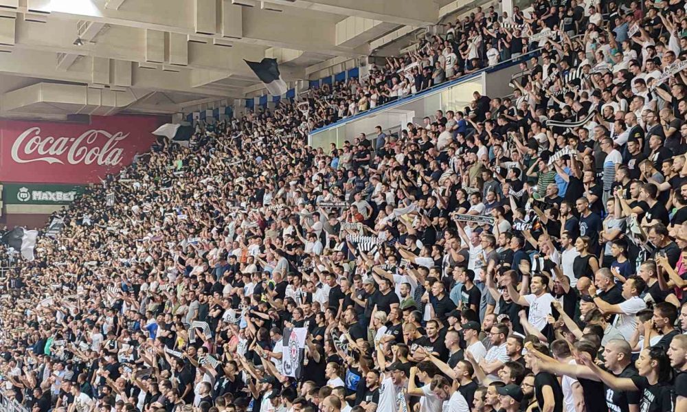 PIONIR „GORI“ Navijači Partizana atmosferu doveli do „usijanja!“ (VIDEO)