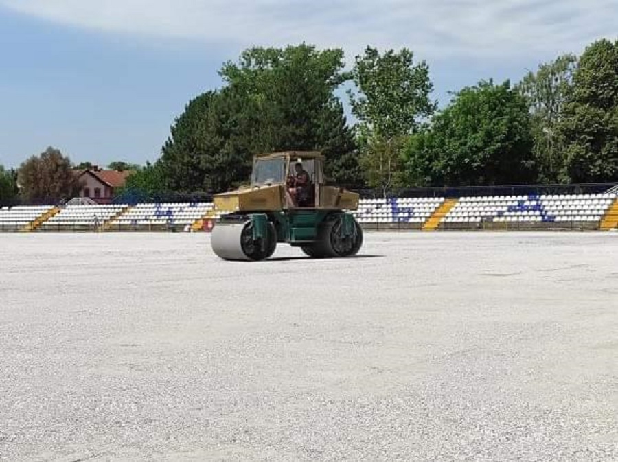 LOŠI USLOVI SU PROŠLOST Nova travnata podloga na pančevačkom stadionu! „Sledeće sezone u Superligi“