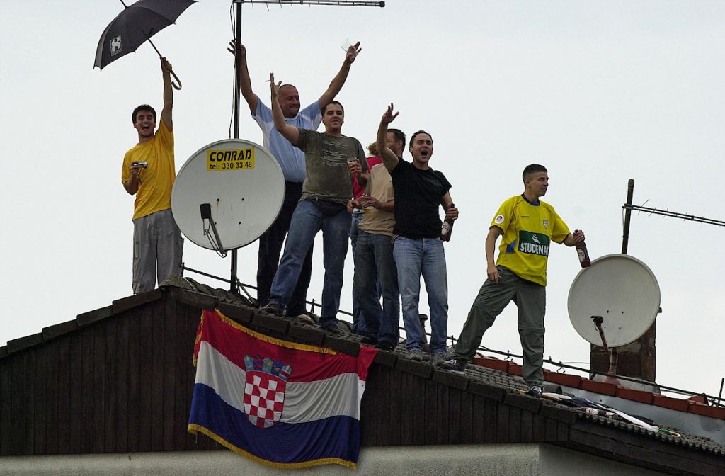 HAOS U KOMŠILUKU Igrali protiv Zvezde za Evropu, sad istupili iz druge lige