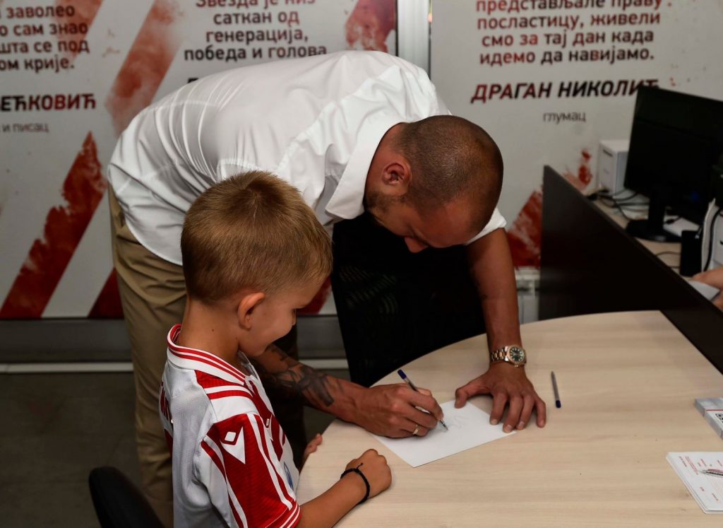 Milan Borjan prodavao karte i imao poruku za navijače