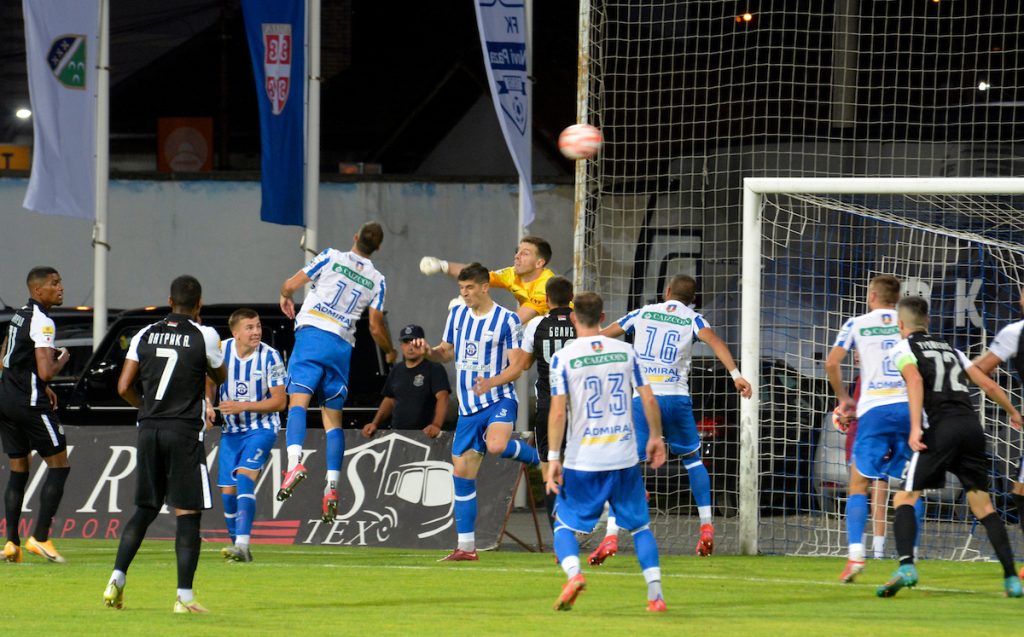 SO NA RANU Navijači Novog Pazara skandirali: Ode titula! (VIDEO)