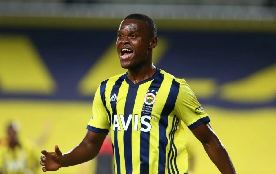 TURCI PIŠU Zvezda naciljala napadača Fenerbahčea!