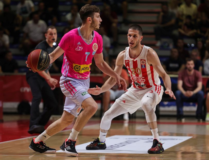 Uskoković i zvanično košarkaš Mege