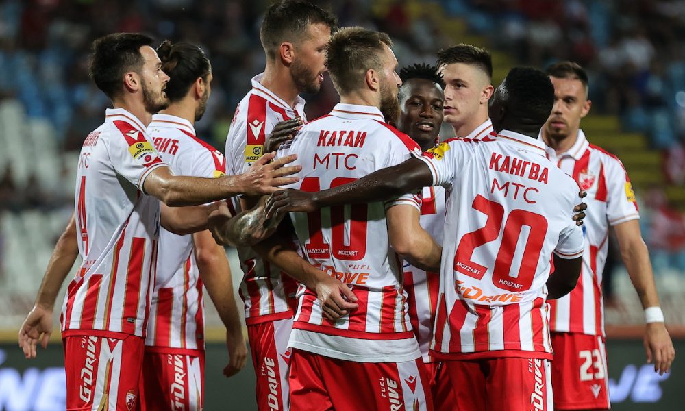 Zvezdin vezista celu familiju obukao u crveno-belo! (FOTO)