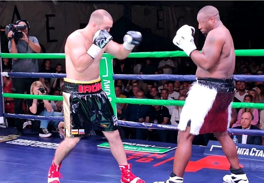 PUKLO KAO GROM Gasijev posle minut i po patosirao Amerikanca (VIDEO)