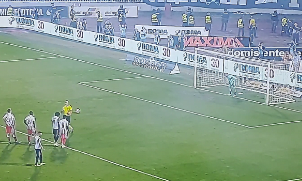 RAZMATRANJE PET MINUTA Posle konsultacija sa VAR sobom Mitić dosudio penal – Partizan izjednačio (VIDEO)