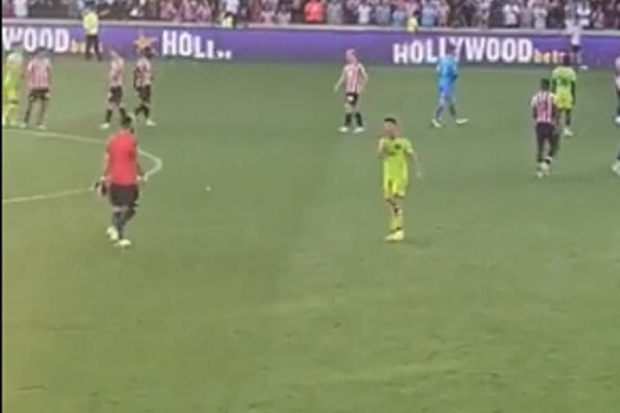 GORI KUĆA U MANČESTERU Može li neko da ugasi požar? Raspalio ga je Ronaldo u subotu kad Ten Hagu nije pružio ruku (VIDEO)