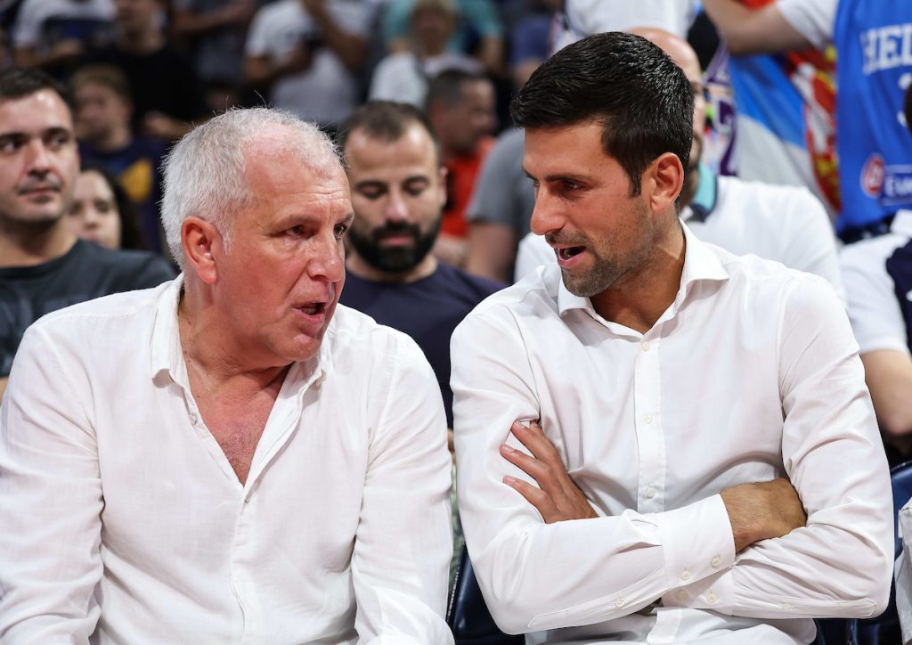 KREM DE LA KREM U ARENI Najglasnije ovacije za Novaka Đokovića: Evo kako je izgledao njegov ulazak u dvoranu (VIDEO)