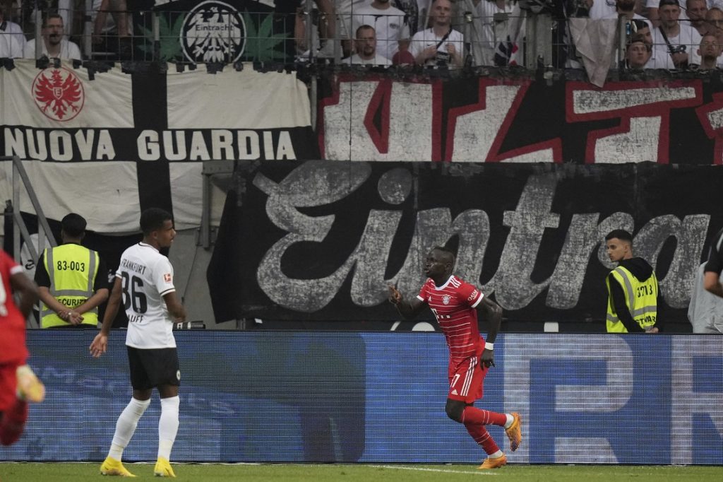 SUROVI BAJERN POKAZAO MOĆ Šampion na premijeri pregazio Ajntraht i zastrašio celu Evropu!