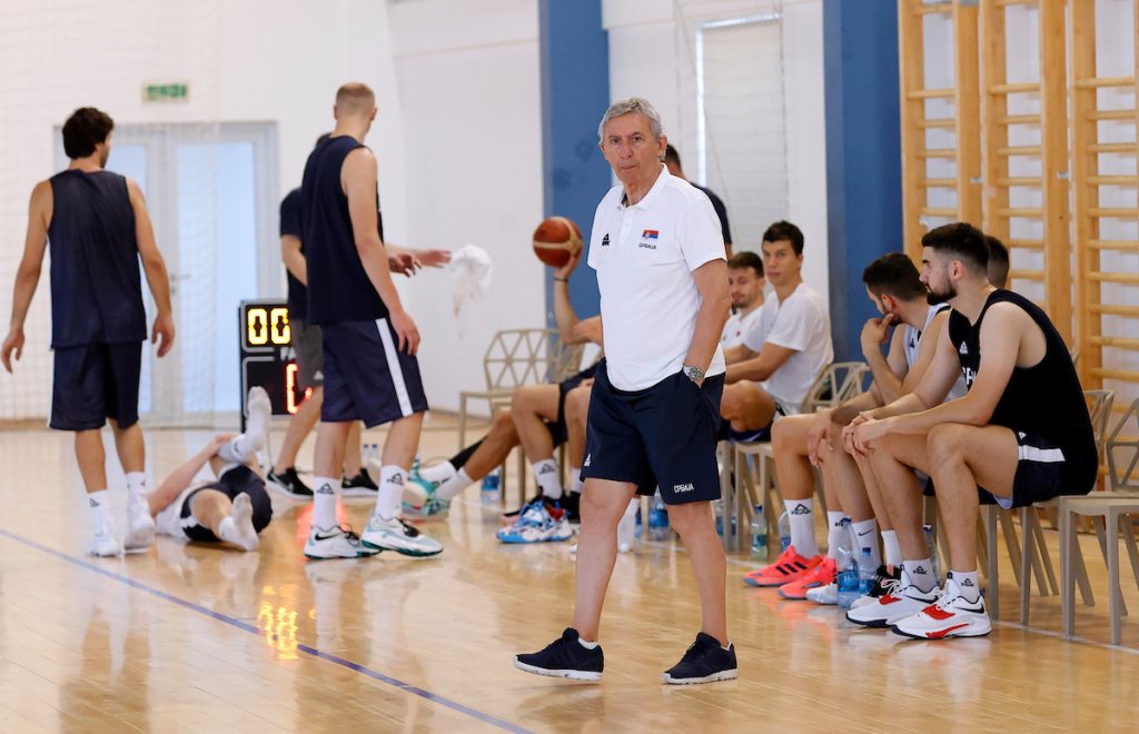 Pešiću krivi mediji! Dokle, bre?