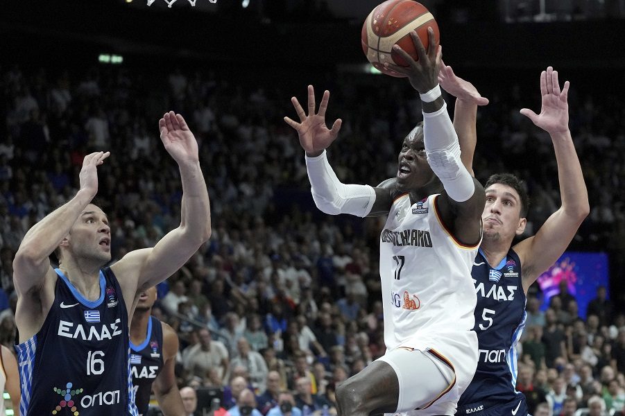 NEMAČKA DOČEKALA ŠAMPIONE Šruder i ekipa u Frankfurtu proslavili prvo zlato u istoriji (VIDEO)