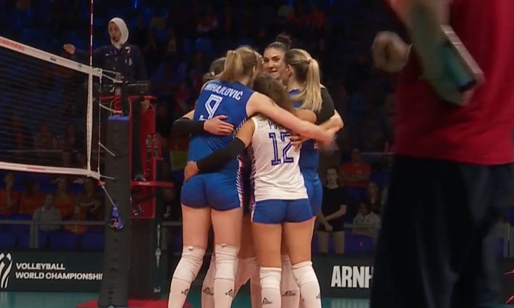 NEZAPAMĆEN SKANDAL NA ODBOJKAŠKOM SP Dva puta promenjen sistem takmičenja pred početak druge faze! Srpkinje po ustaljenom rasporedu u odbranu titule