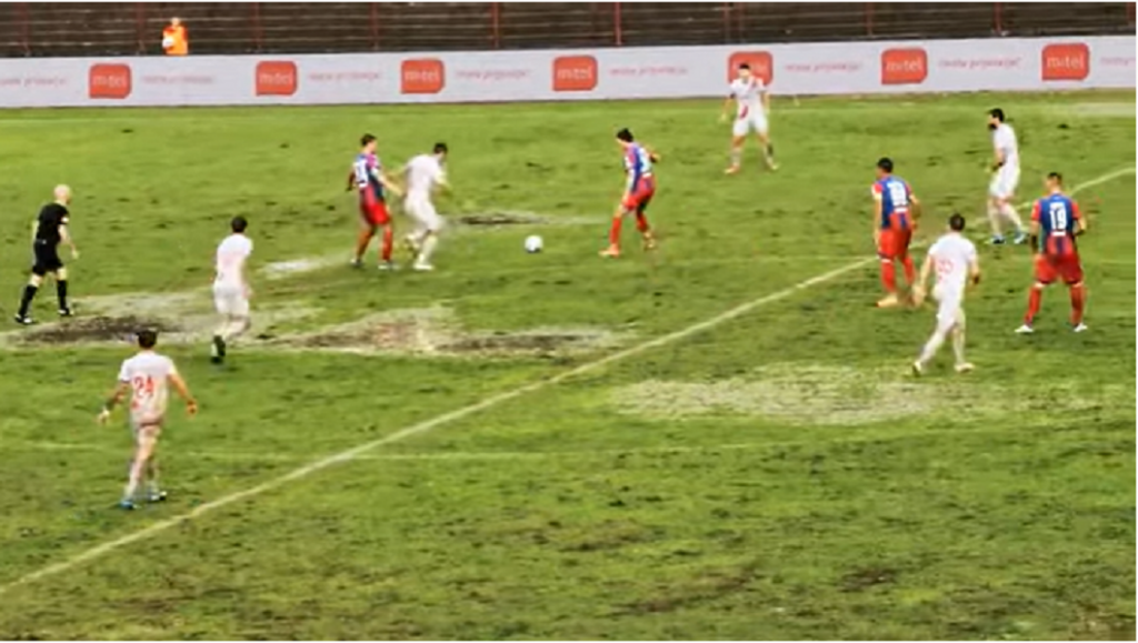 DOBRO JE DA NEKOG NIJE NAPAO KROKODIL Derbi Premijer lige BIH odigran u močvarnim uslovima (VIDEO)