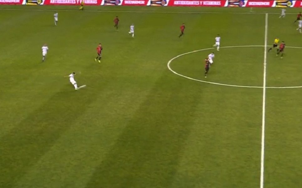 KO KAŽE DA AMERI NE ZNAJU DA IGRAJU FUDBAL? Golčina Erere sa 70 metara! (VIDEO)