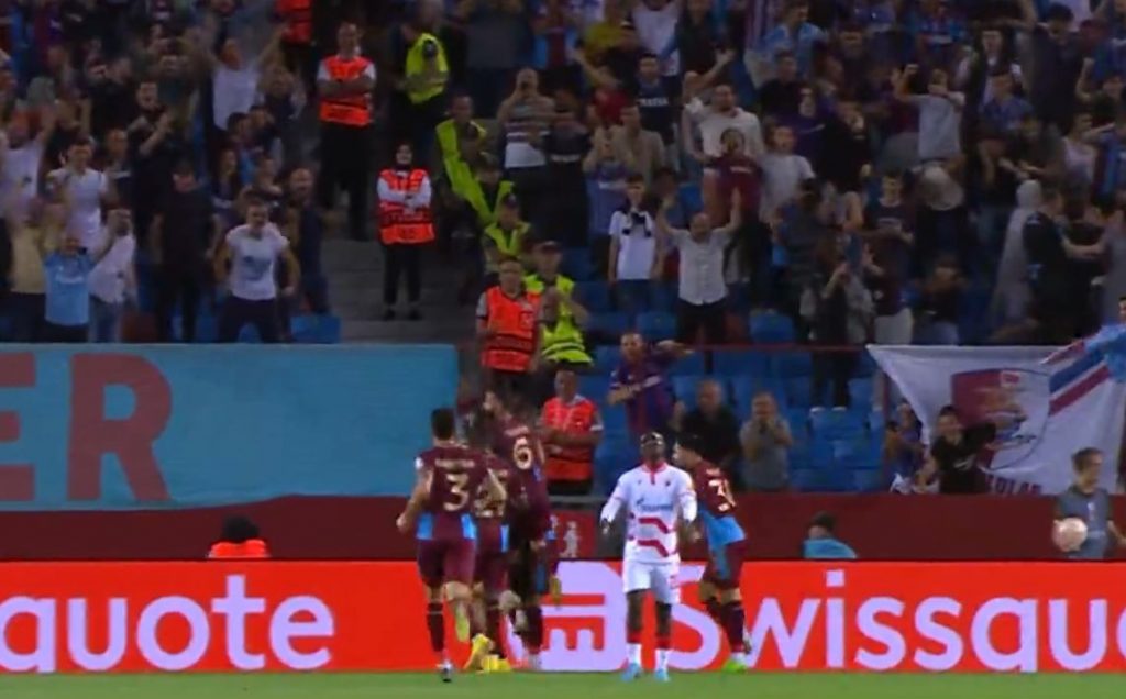 PALA ODBRANA CRVENE ZVEZDE Borjan spasio „bombu“ Trezegea, nije mogao ništa kod gola Hamšika! Sve počelo greškom Pešića!  (VIDEO)