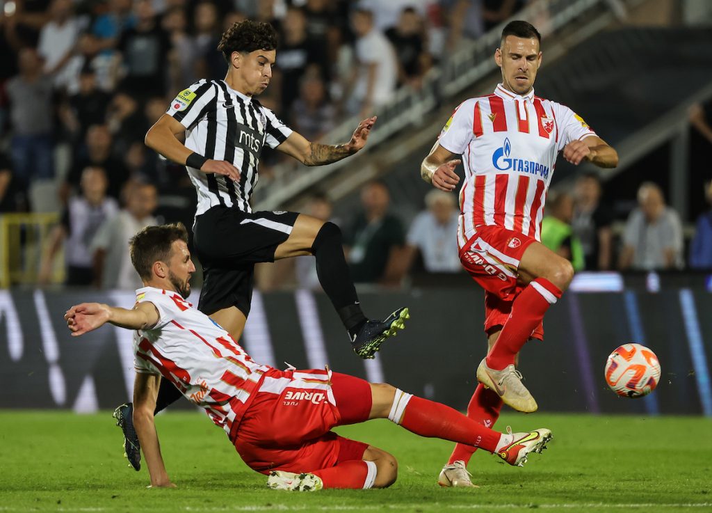 IZOSTANAK Iskusni igrač samo navijač! Zvezda oslabljena u derbiju u Novom Sadu