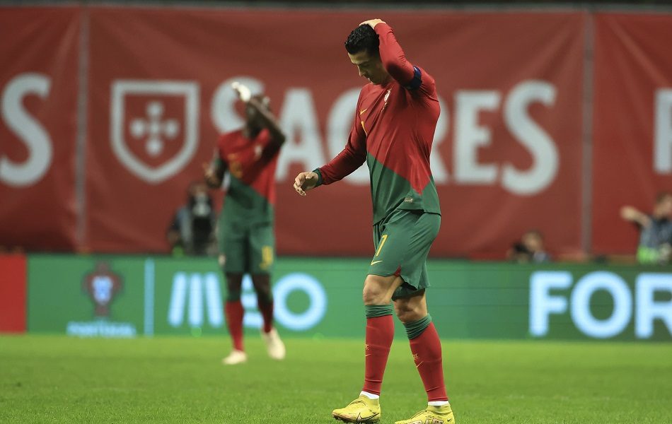 IZGUBIO AUTORITET U PORTUGALIJI Ronaldo šokiran posle hladnog susreta sa saigračem (VIDEO)