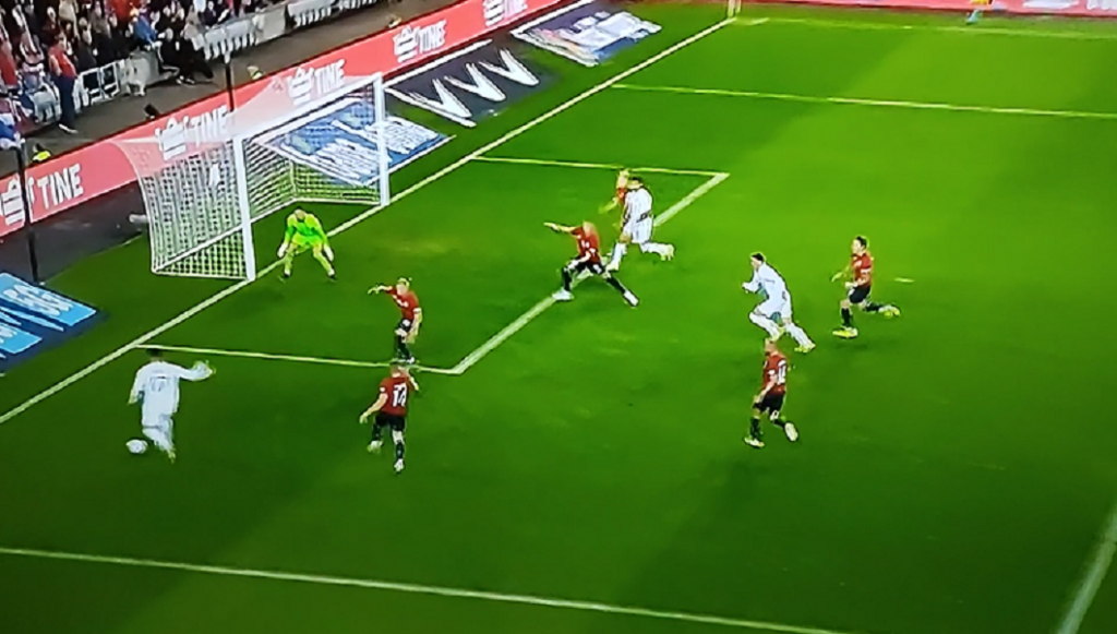 AKCIJA IZ FUDBALSKIH ALMANAHA Vlahovića nagradio Bog, vodimo u Oslu! (VIDEO)