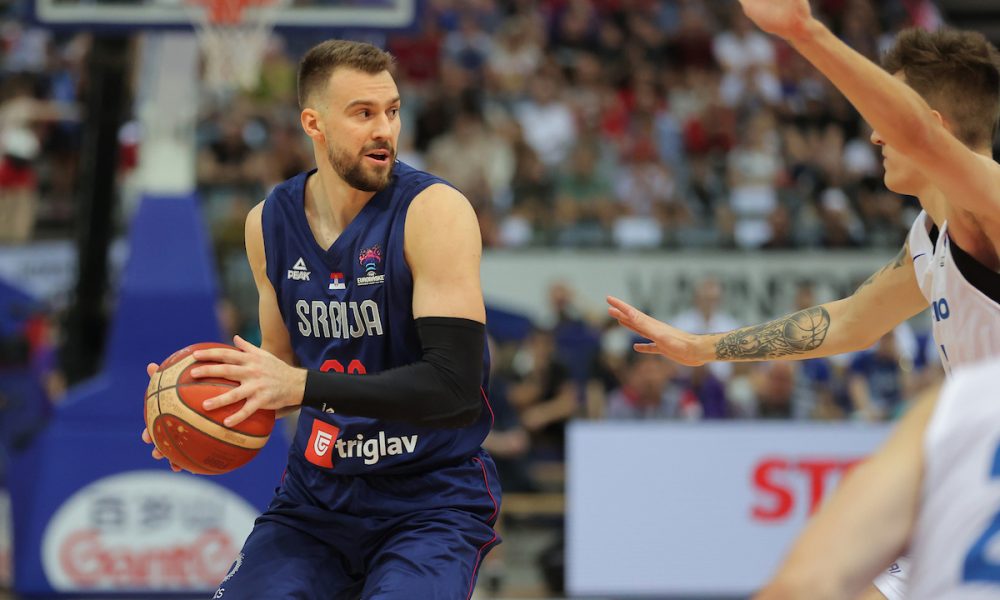 POLUVREME Srpska klupa demolira domaćina: Da li je već sada rešeno pitanje pobednika?