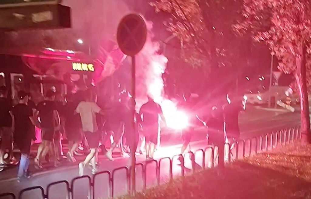 ATMOSFERA VEĆ PAKLENA „Brigadiri“ krenuli ka Marakani (VIDEO)