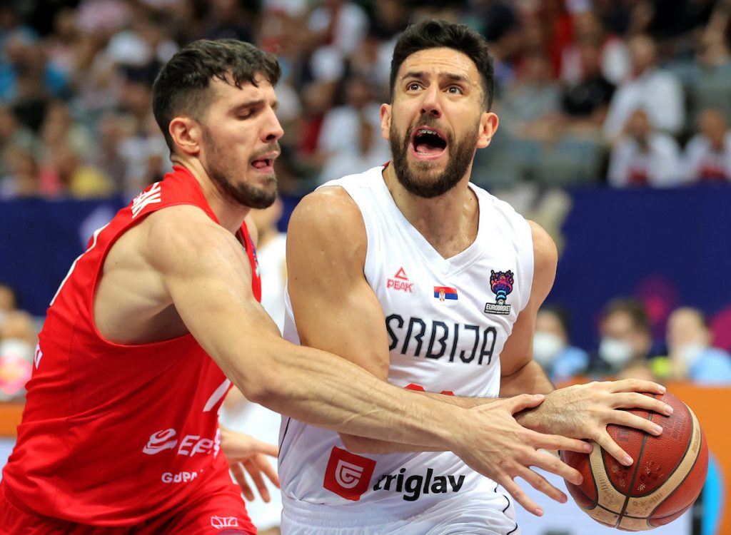 POLUVREME Srbija ponovo nadmoćna: Do kraja bi trebalo da se održi fokus