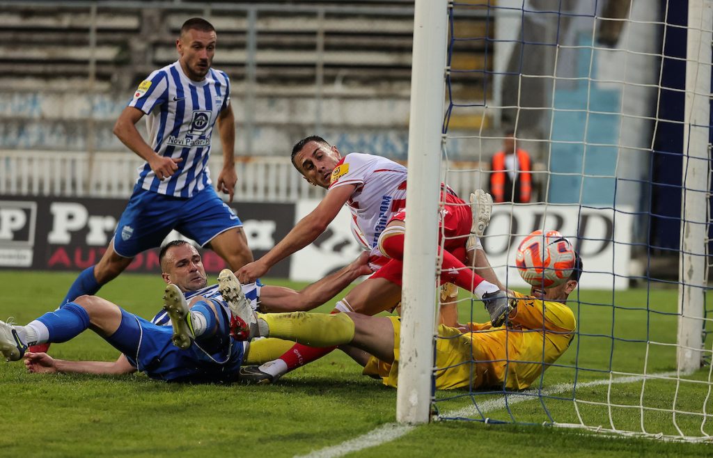 NEOČEKIVANI DERBI Pešić u 88. minutu doneo pobedu Zvezdi u Novom Pazaru! (VIDEO)