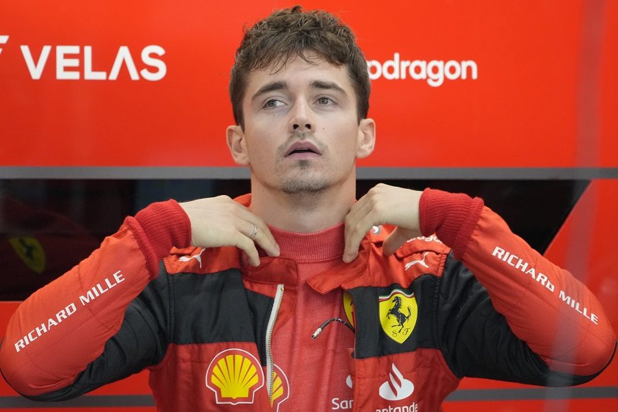 FORMULA 1 Lekleru pol pozicija u Singapuru