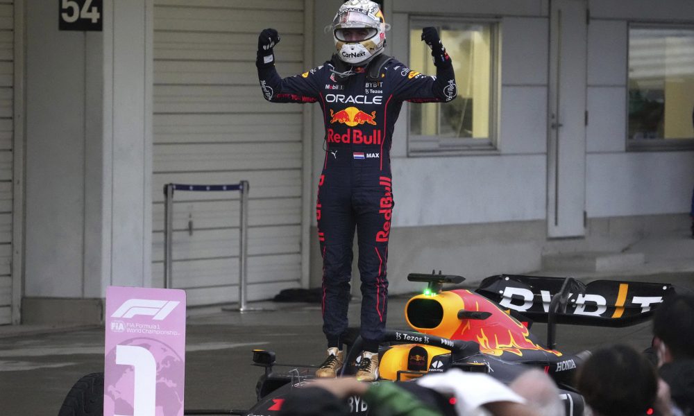 HAOS NA SUZUKI Traktor na stazi, strašan udes i bizarno proglašenje novog šampiona Formule 1! (VIDEO)