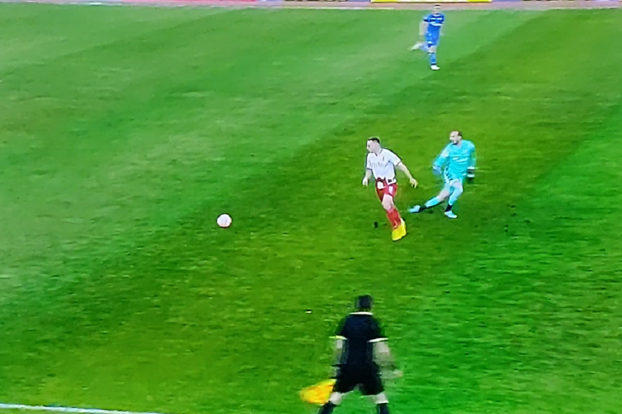 BORJAN IZLETEO DALEKO OD GOLA Svoju grešku ispravio je na neverovatan način, pogledajte kako je sprečio Radnički da povede (VIDEO)