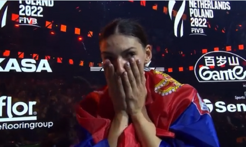 NA IVICI SUZA Tijana emotivno govorila pre prepunom dvoranom u Apeldornu