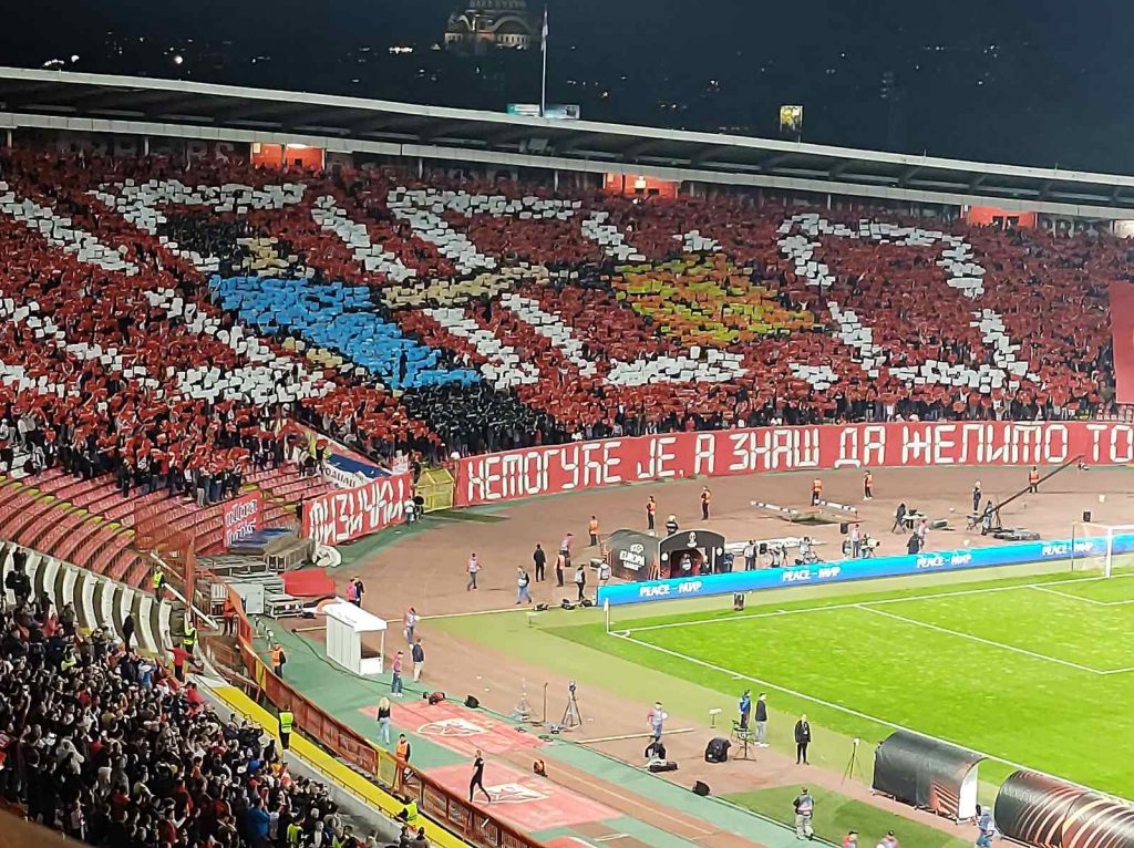 KOREOGRAFIJA Rezultat 1.000:0, sudija sa zastavicom za ofsajd i štoperica na 59. sekundi (VIDEO)