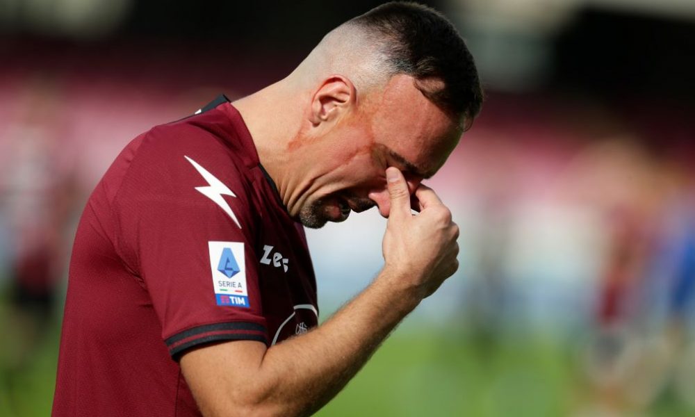 Legendarni Francuz zaplakao na oproštaju od fudbala (VIDEO)