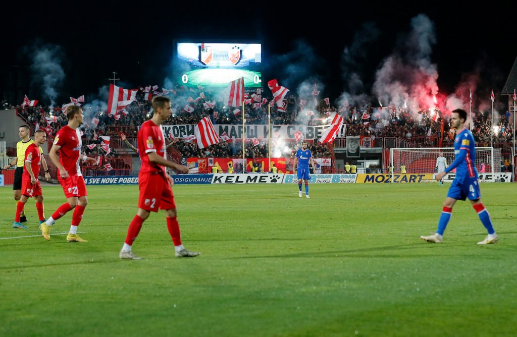 ZVEZDAŠI, VAŽNO JE Crveno-beli na originalan način pozvali navijače na derbi kola u Novom Sadu (FOTO)