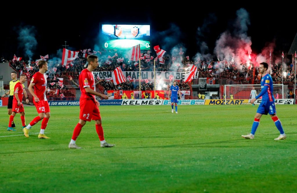 Čelnici Vojvodine, na čelu sa predsednikom i direktorom, solidarisali se sa navijačima posle poraza od Zvezde (FOTO)