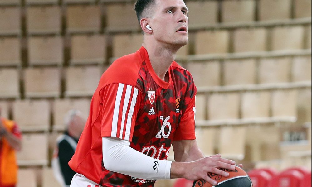 BUM Nedović stavio tačku na prvu četvrtinu! Trojka „iz svlačionice“, Zvezda opet u igri (VIDEO)
