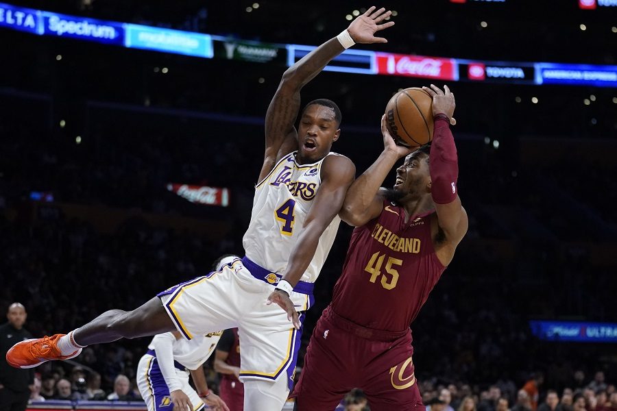 Juta zaustavila Kliperse, Klivlend ostvario osmu uzastopnu pobedu (VIDEO)