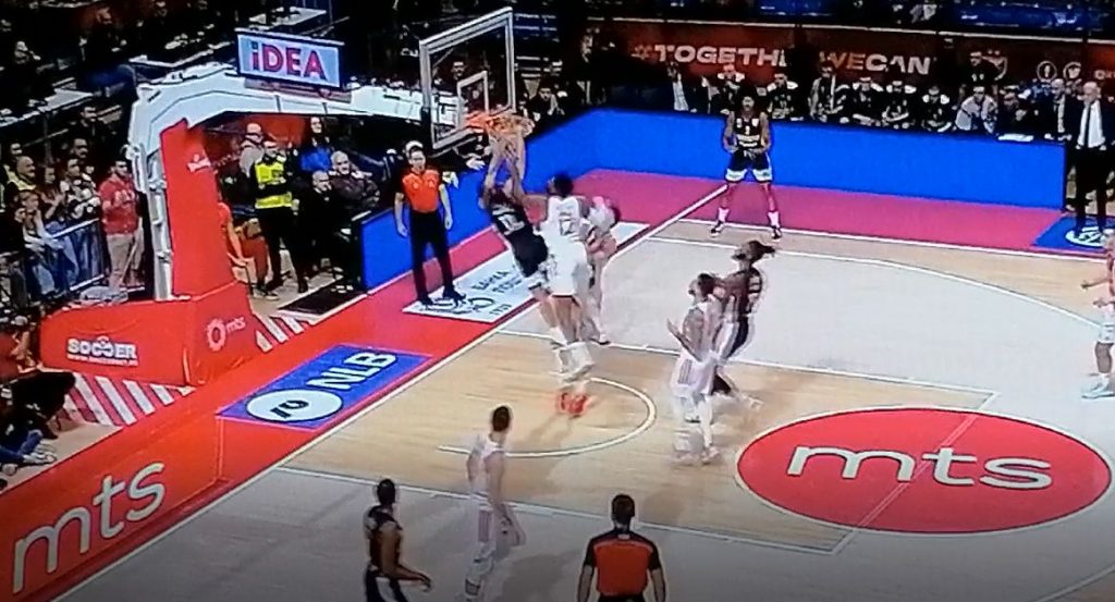 „PIONIR“ ZANEMEO Brutalno zakucavanje Egzuma! Martin na posteru (VIDEO)