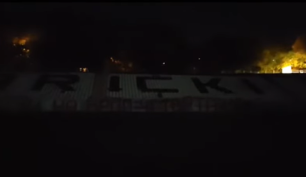 GORELO BRDO „Delije“ usred noći upale na stadion Čukaričkog (VIDEO)