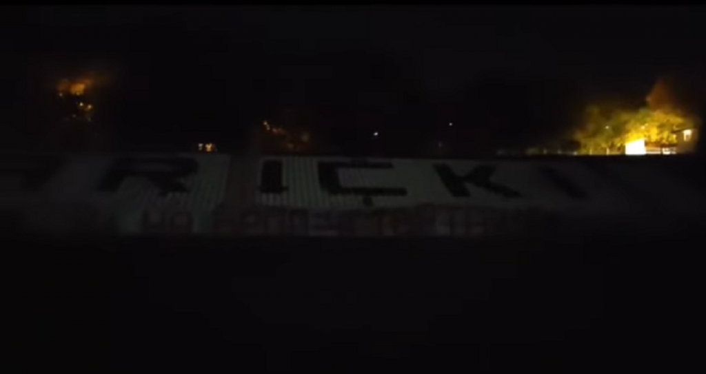 GORELO BRDO „Delije“ usred noći upale na stadion Čukaričkog (VIDEO)