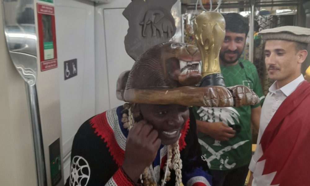 SPREMAN DA NAVIJA I BAJA PROTIV SRBIJE Armand ima najluđu kapu na Mundijalu (FOTO+VIDEO)