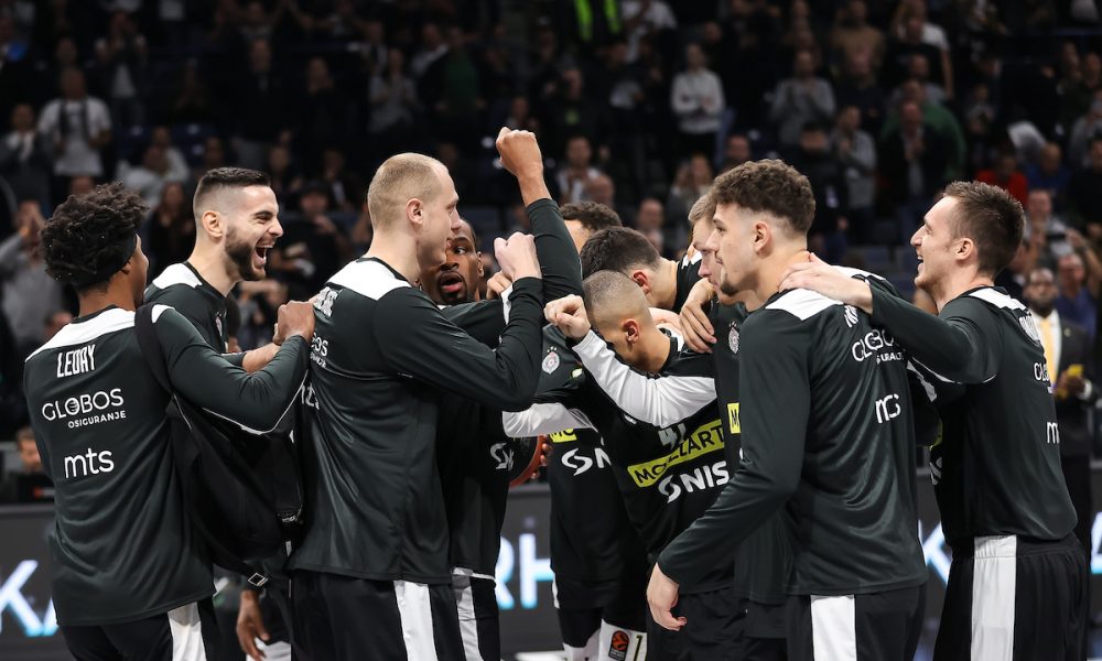 POLUVREME Makabi malo šta promašuje, ali Partizan se drži! Smailagić se vratio nikad jači