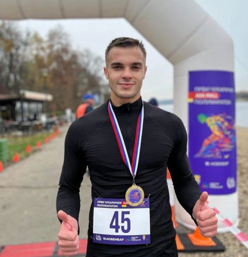 MOMAK OD ČELIKA Srpski fudbaler u petak veče igrao utakmicu, u subotu trčao maraton!