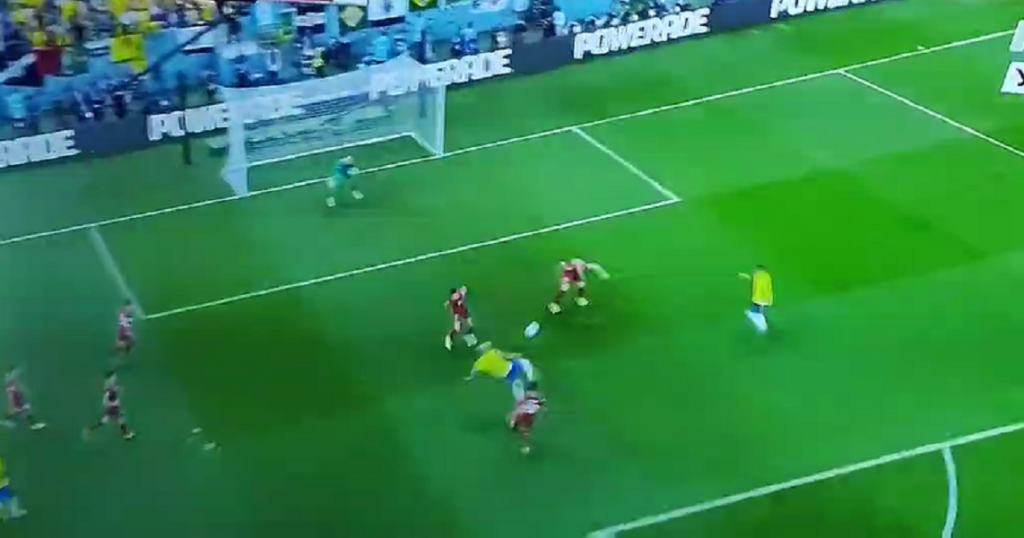 KAPA DOLE, MAJSTORE! Akrobacija Rišarlisona za TV špice, Brazil vodi 2:0! Prelep gol! (VIDEO)