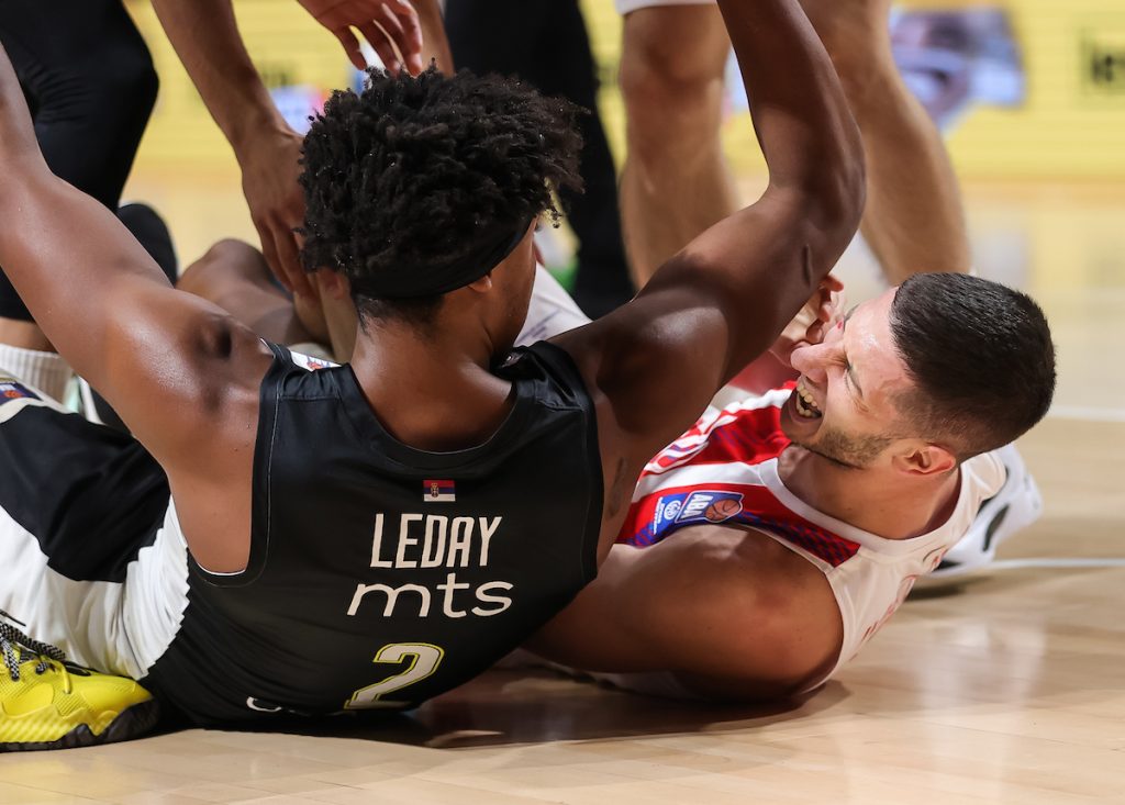 SAZNAJEMO Poznato je koliko će Zvezdin plej da odsustvuje sa parketa posle povrede u derbiju!