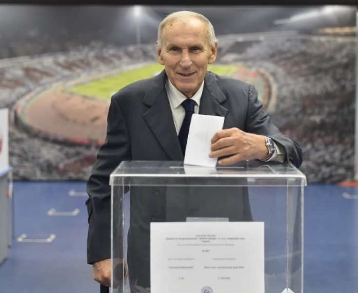 Prvi dan izbora u Zvezdi: Glasale i legende