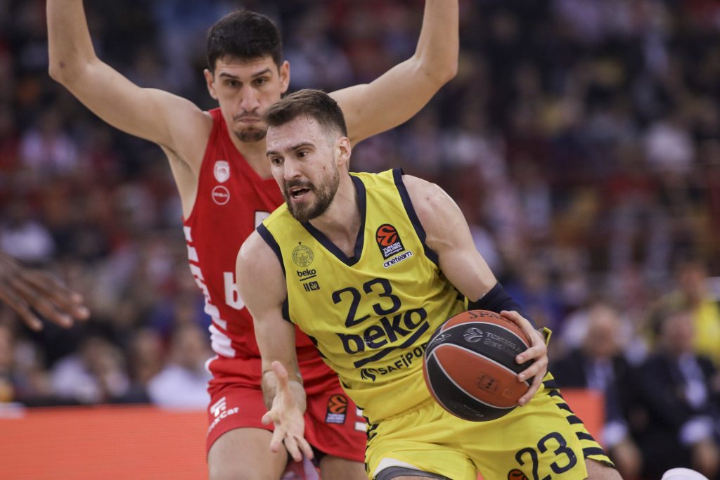 EVROLIGA Ni „d“ od derbija! Olimpijakos demolirao Fenerbahče, solidan doprinos Gudurića